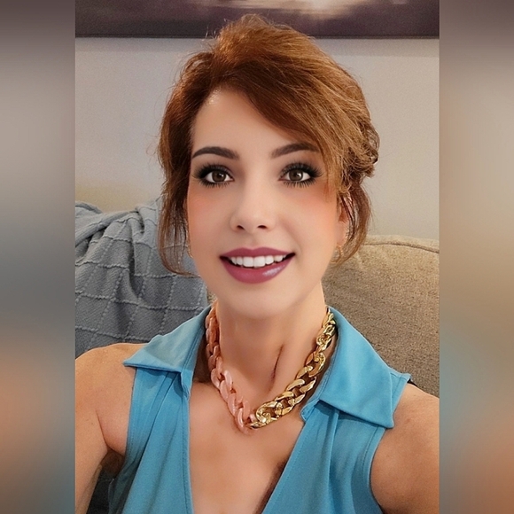 #Lascana Resin Bi-Color Coral Gold Asymmetrical Chunky Chain Necklace - Picture 2 of 6